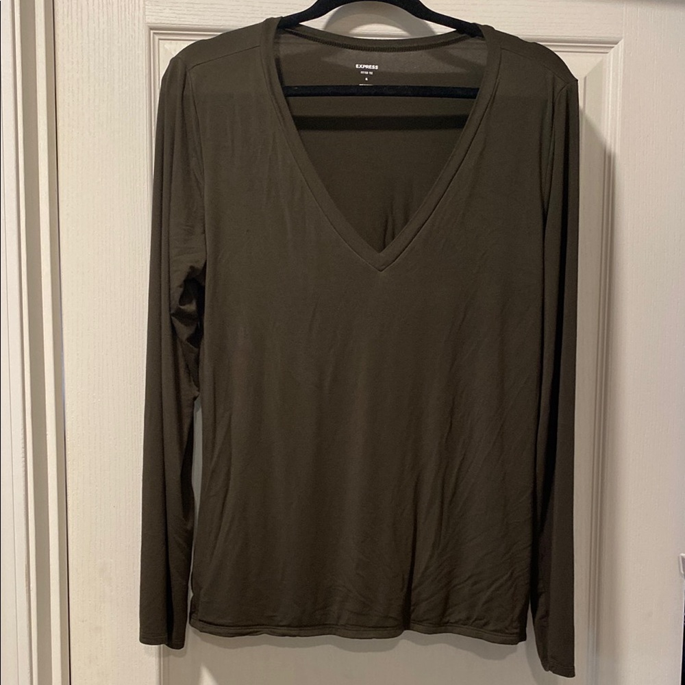 NWOT Express XL Olive Green Long Sleeve Fitted Tee